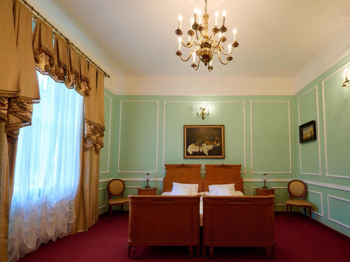Palac Sieniawa Forest Spa & Wine Gallery All-Inclusive ภายนอก รูปภาพ